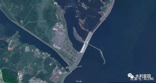 从谷歌地球上看世界10大水利枢纽，三峡大坝和伊泰普大坝哪个更美_5