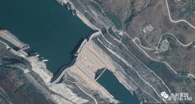 从谷歌地球上看世界10大水利枢纽,三峡大坝和伊泰普大坝哪个更美_3 从谷歌地球上看世界10大水利枢纽,三峡大坝和伊泰普大坝哪个更美_3