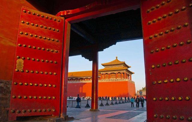 说说中国古建筑的门钉和门钹